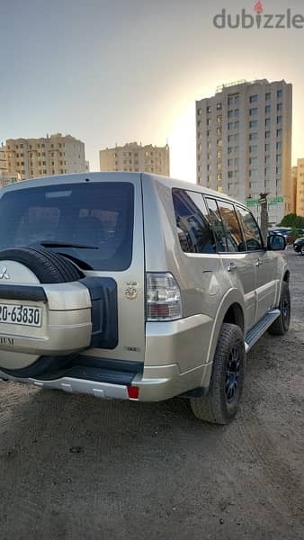 Mitsubishi Pajero 2012 1