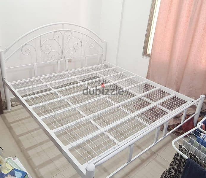 King size metal bed 0