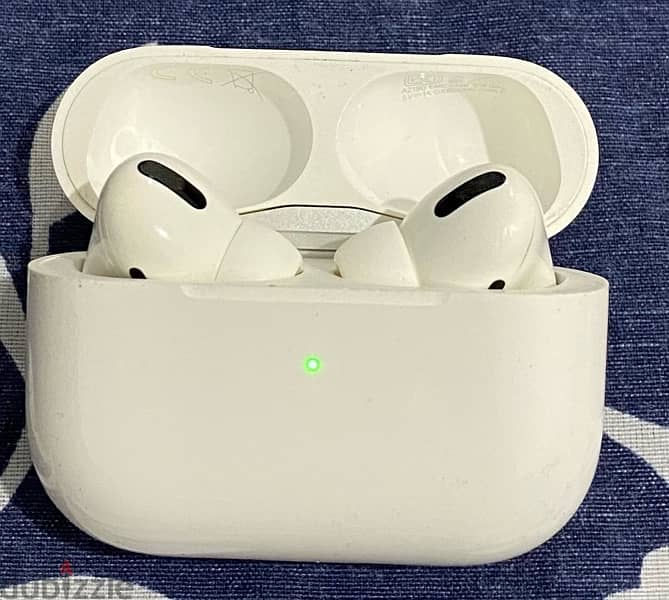 APPLE AIRPODS 1ST GENERATION FOR SELL 3