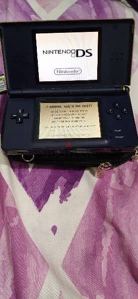 NINTENDO DS LITE WITH CARD GAME 1