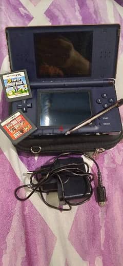 NINTENDO DS LITE WITH CARD GAME 0