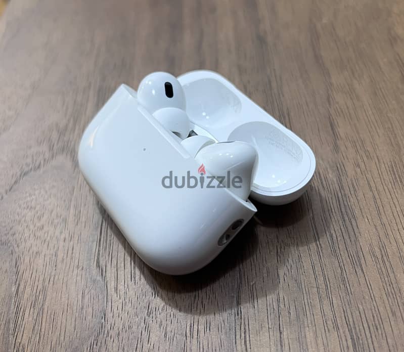 Brand new AirPods Pro 2 with wireless charging case(lightning) 2