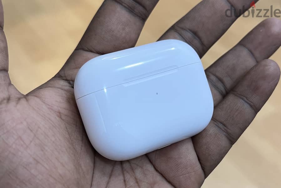 Brand new AirPods Pro 2 with wireless charging case(lightning) 5