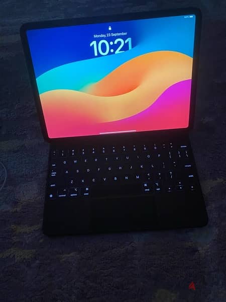 ipad pro 11 inch 128gb SIM card with Magic Keyboard 6