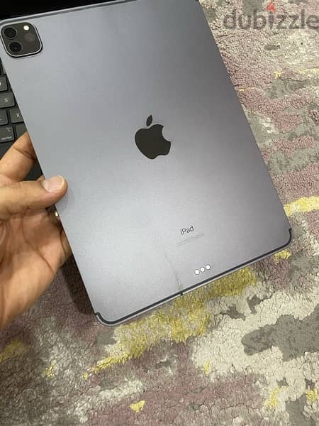 ipad pro 11 inch 128gb SIM card with Magic Keyboard 9