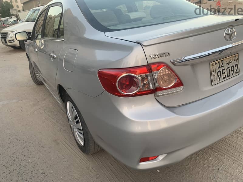 Toyota Corolla 2013 xli 1.8كرولا مكينه في دخان 2