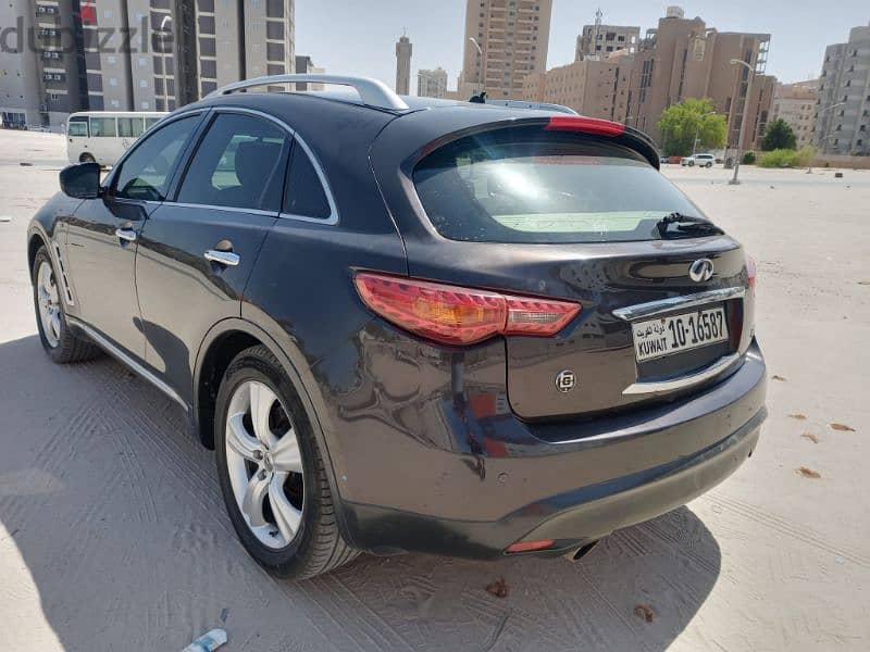 Infiniti FX45/Fx35 2010, full option, neat and clean only 950 kd final 4