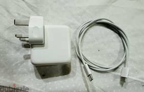 iPhone 29 w adapter and type c to type c cable