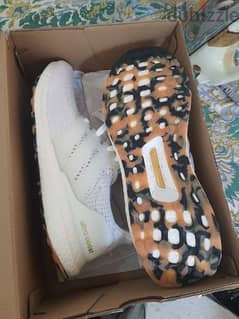 Original Adidas ultra boost Shose for sale size 42 new unused.