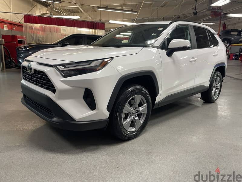 2022 Toyota RAV4 2.5L XLE 0