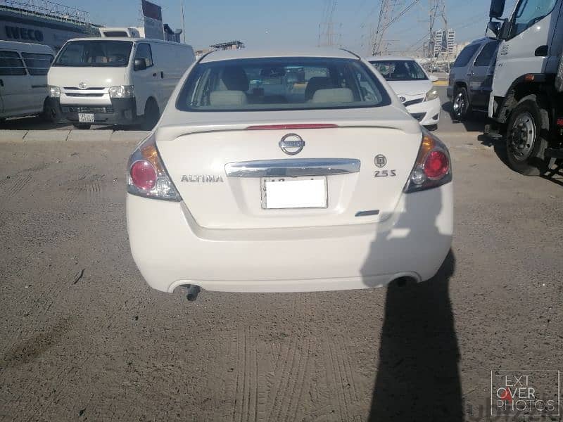 Nissan Altima 2010 1