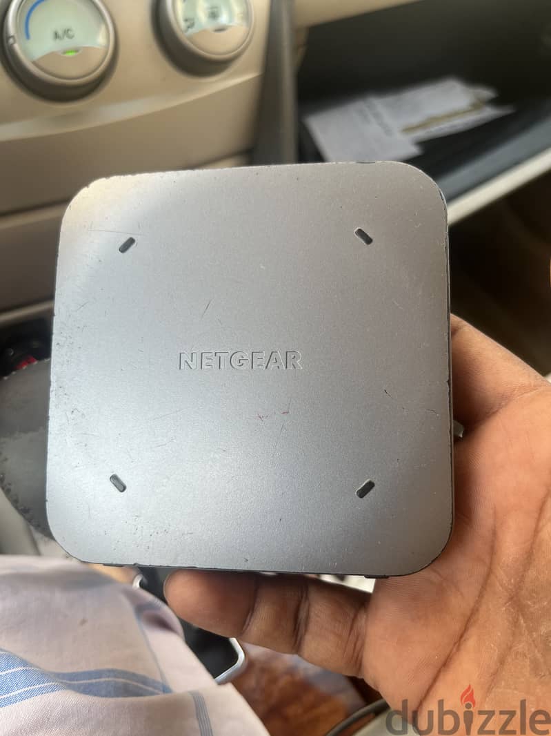 Netgear WiFi router for sale 5000mah battery 1