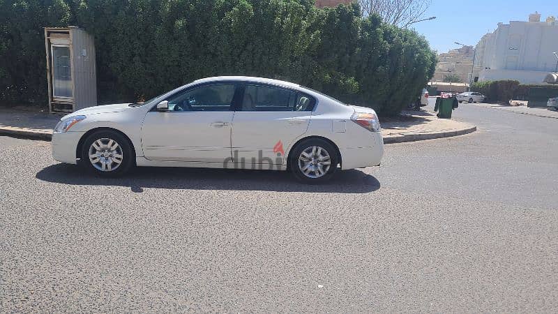 Nissan Altima 2012 V 4 URGENT SALE FAMILY USED 3