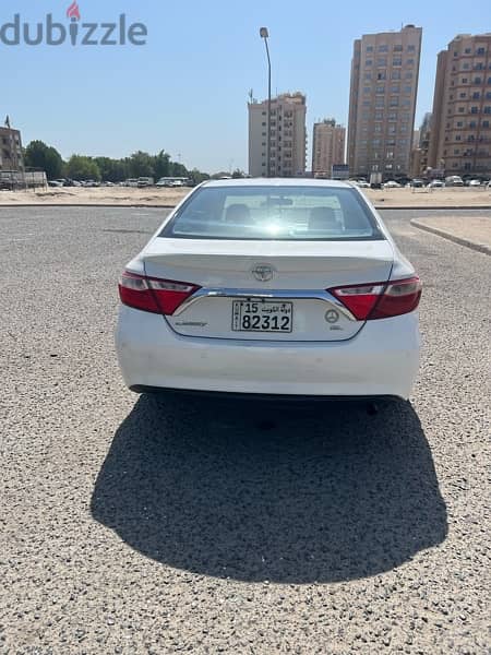 Toyota Camry 2017 3