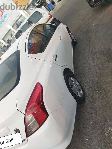 Nissan Sunny 2015 0