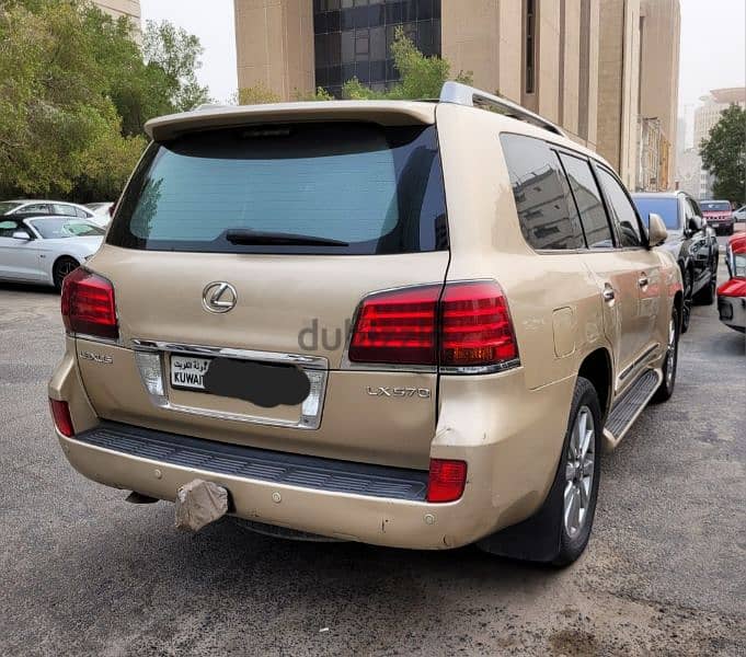 Lexus LX-Series 2009 1