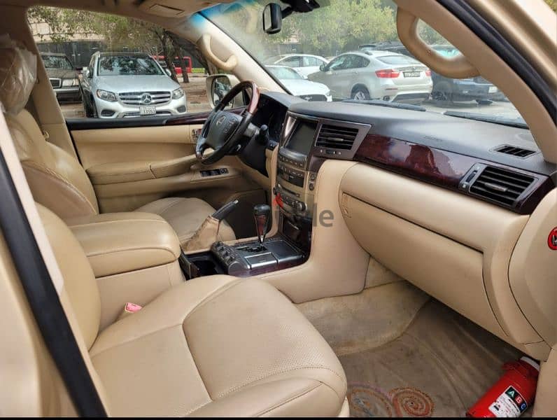 Lexus LX-Series 2009 6