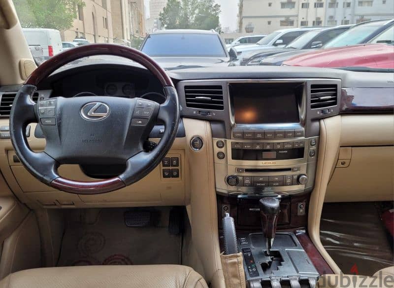 Lexus LX-Series 2009 9