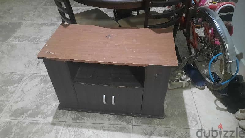 dining table with 3 chairs and small shelf for free 1