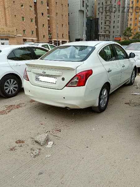 Nissan Sunny 2012 1