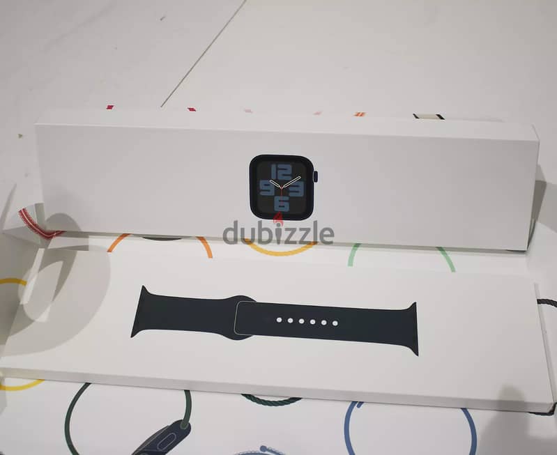 Apple Watch SE (2022) 44mm Midnight Aluminum Case with Sport Band 2