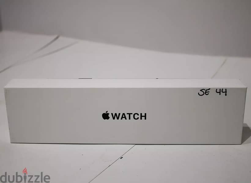 Apple Watch SE (2022) 44mm Midnight Aluminum Case with Sport Band 3