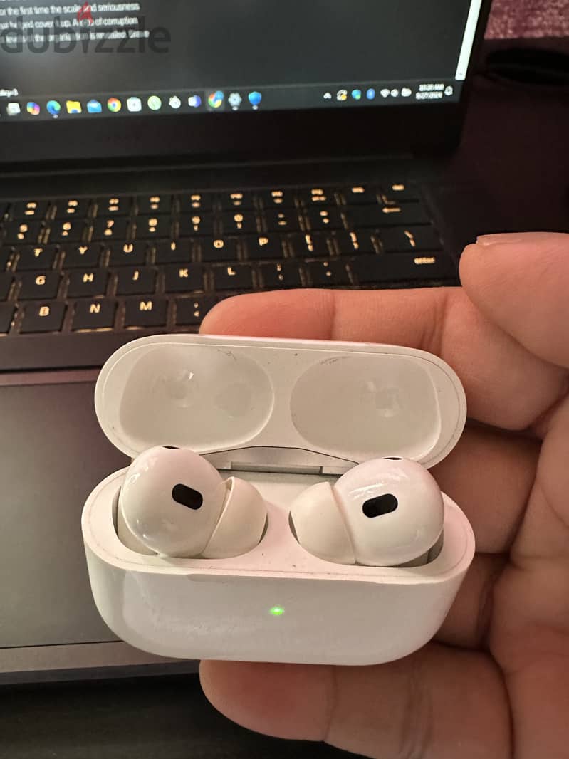 Airpods pro 2nd gen( lightning port) 3