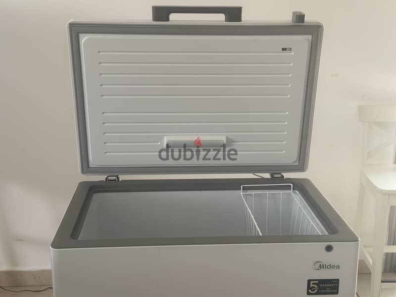 Midea Chest Freezer 198L HS259CN White 1