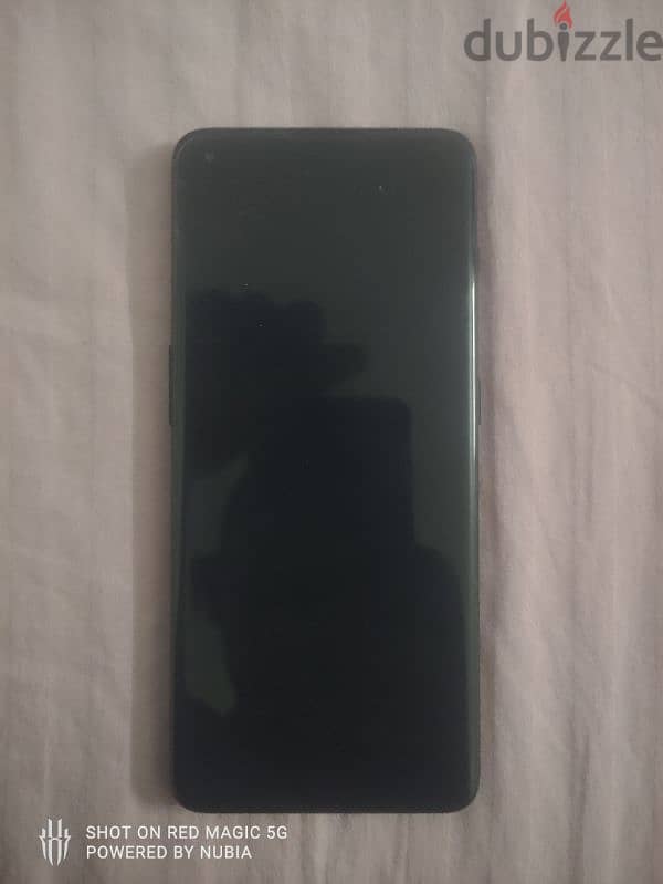 OnePlus 10 pro 12&256 with original charger back glass small broken 0