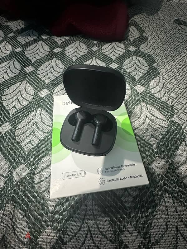 Belkin SoundForm pulse earbuds 1