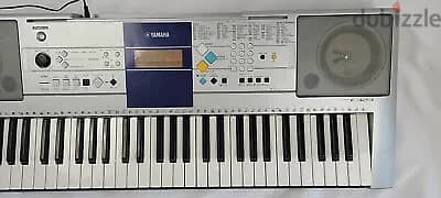 Yamaha PSR E323 keyboard 1