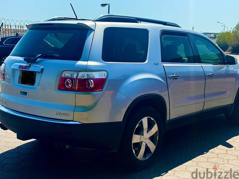 GMC Acadia full option with panoramic sunroof 1