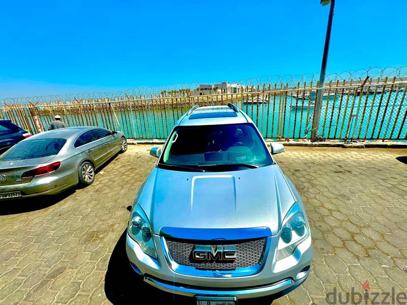 GMC Acadia full option with panoramic sunroof 11