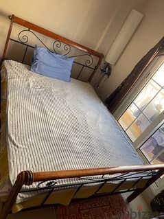 King size cot with mattress (210*160 Cm) for sale