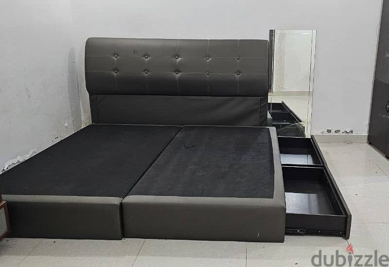 bed with storage drawers. 1