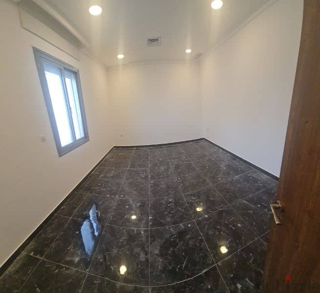 very nice clean flat with roof in Fnaitees 2