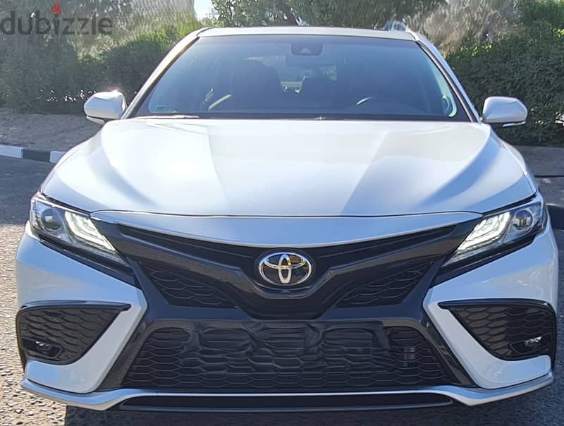 Toyota Camry 2023 SE V6 19