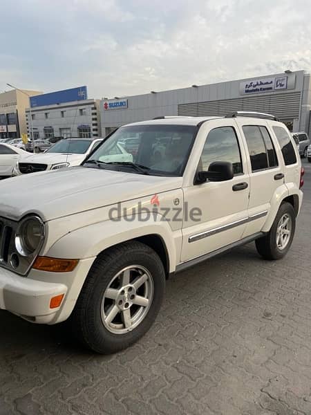 Cherokee Jeep Liberty 4\4 2005 1