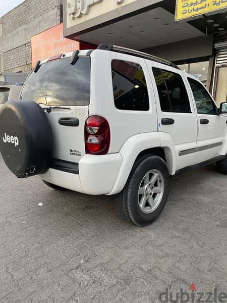 Cherokee Jeep Liberty 4\4 2005 2