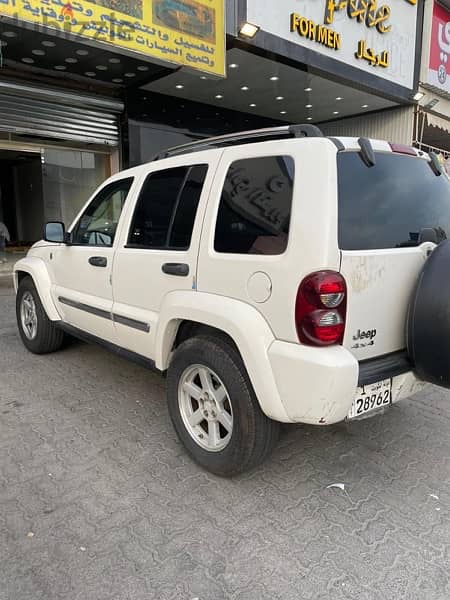 Cherokee Jeep Liberty 4\4 2005 3