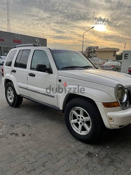 Cherokee Jeep Liberty 4\4 2005 4