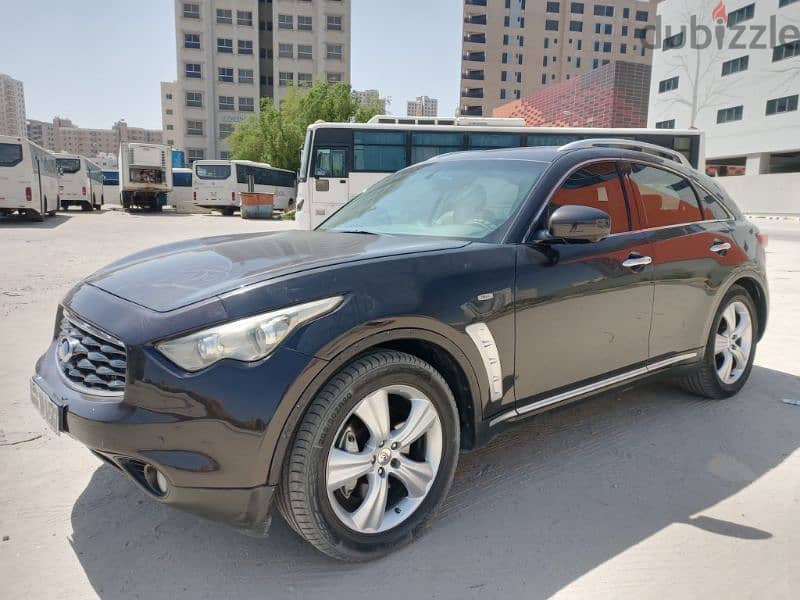 Infiniti FX45/Fx35 2010 full option in neat condition only 950 kd last 1