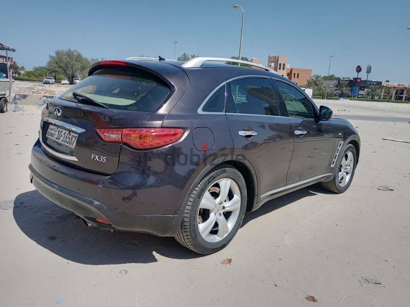 Infiniti FX45/Fx35 2010 full option in neat condition only 950 kd last 3