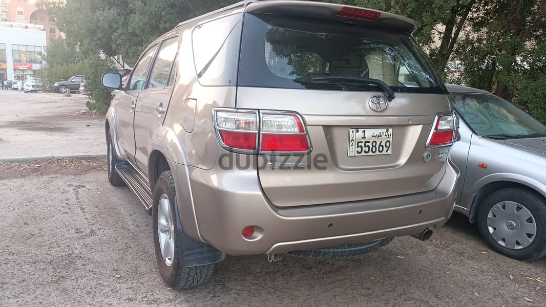 Toyota Fortuner 2011 4 Cylinder 3