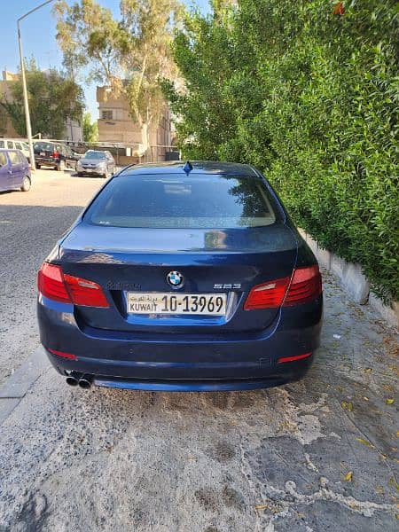 BMW 5-Series 2011 6