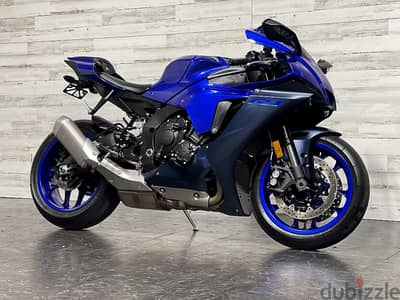 2023 Yamaha R1   (+97466574363)