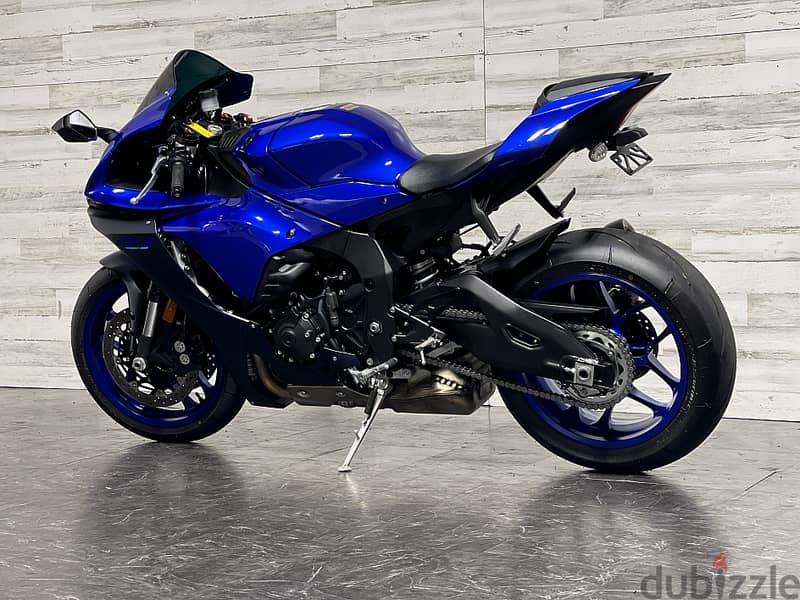 2023 Yamaha R1   (+97466574363) 1