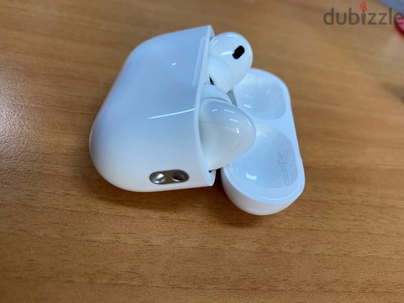 Apple AirPods Pro 2nd Generation USB C (Original) 3