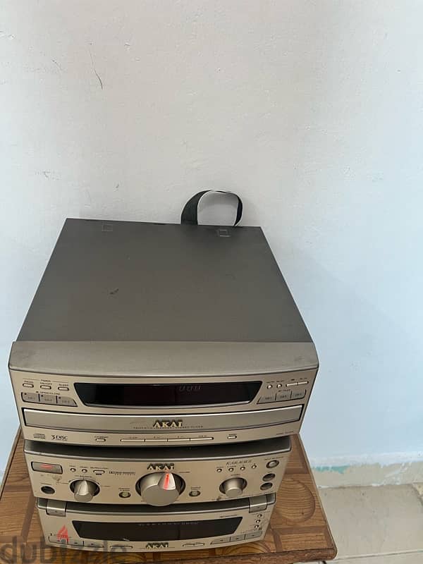 AKAI Cassette with  3 Cd changer 1