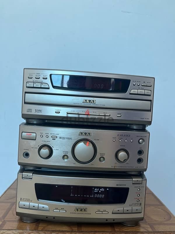 AKAI Cassette with  3 Cd changer 2